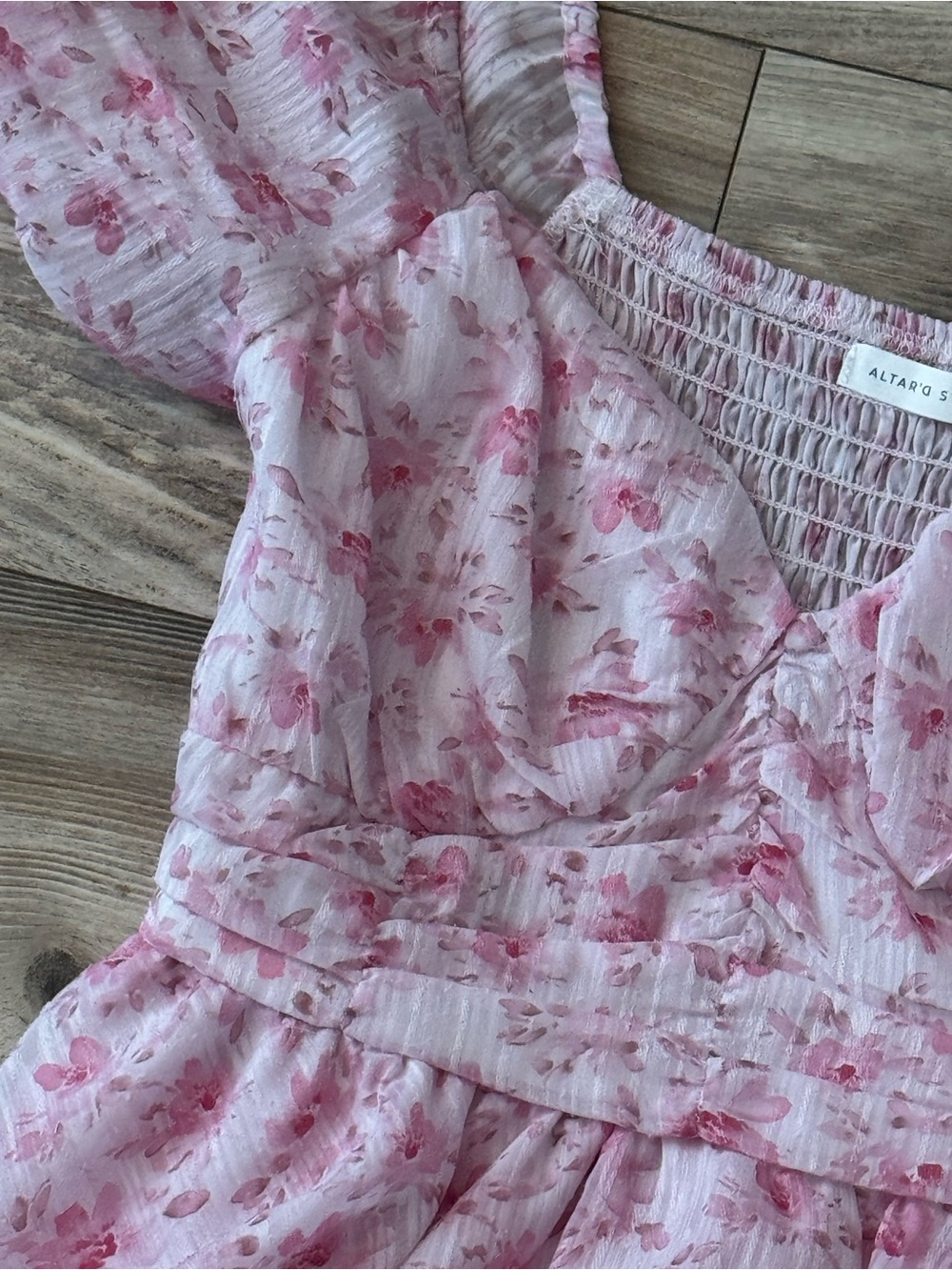 Altar'd State pink floral romper, featuring a sweet-heart puff sleeves Medium